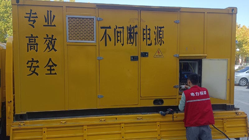 繁峙柴油发电机组和UPS电源配合使用时，如何避免切换过程中的电力中断？